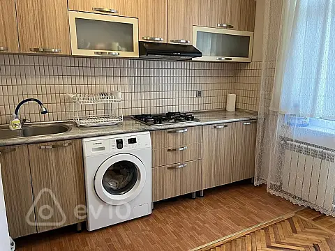 Kirayə verilir 2 otaqlı yeni tikili 70 m²