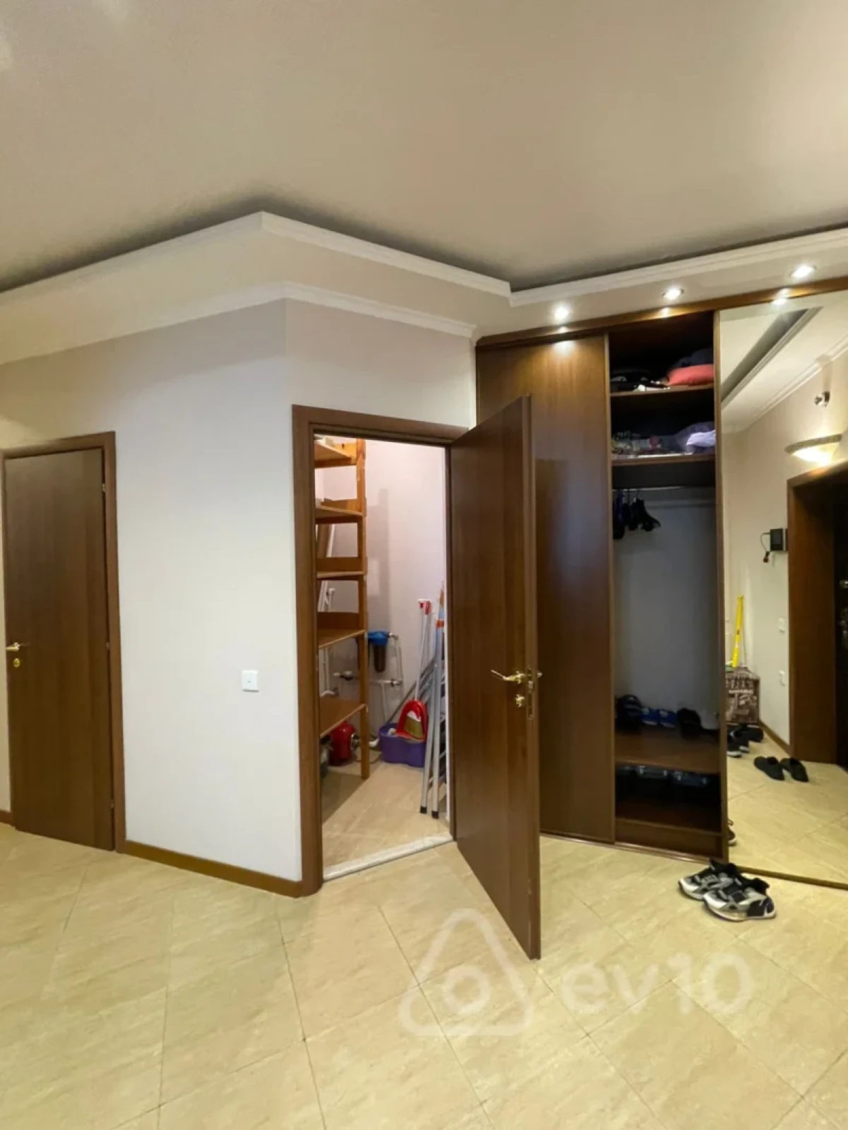 Kirayə verilir 4 otaqlı yeni tikili 150 m²