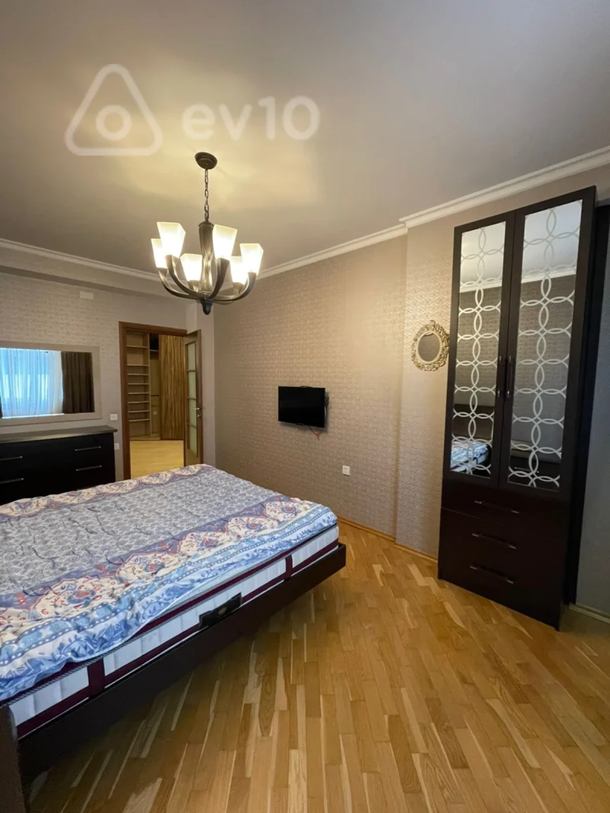 Kirayə verilir 4 otaqlı yeni tikili 150 m²