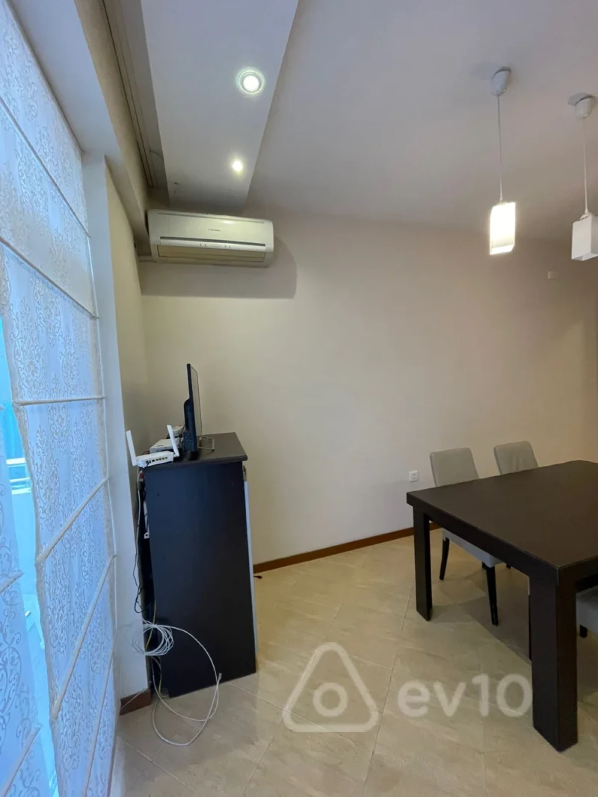 Kirayə verilir 4 otaqlı yeni tikili 150 m²