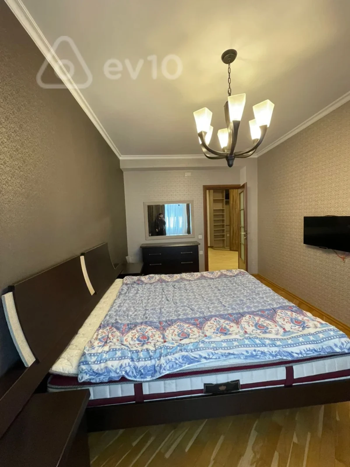 Kirayə verilir 4 otaqlı yeni tikili 150 m²