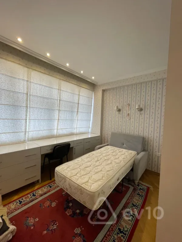 Kirayə verilir 4 otaqlı yeni tikili 150 m²