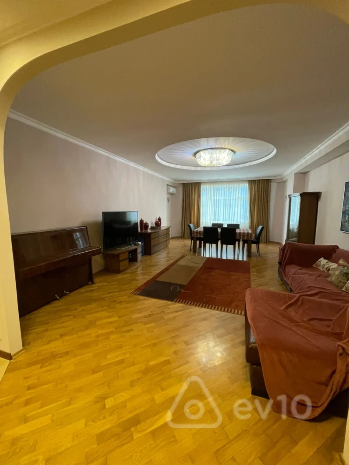 Kirayə verilir 4 otaqlı yeni tikili 150 m²