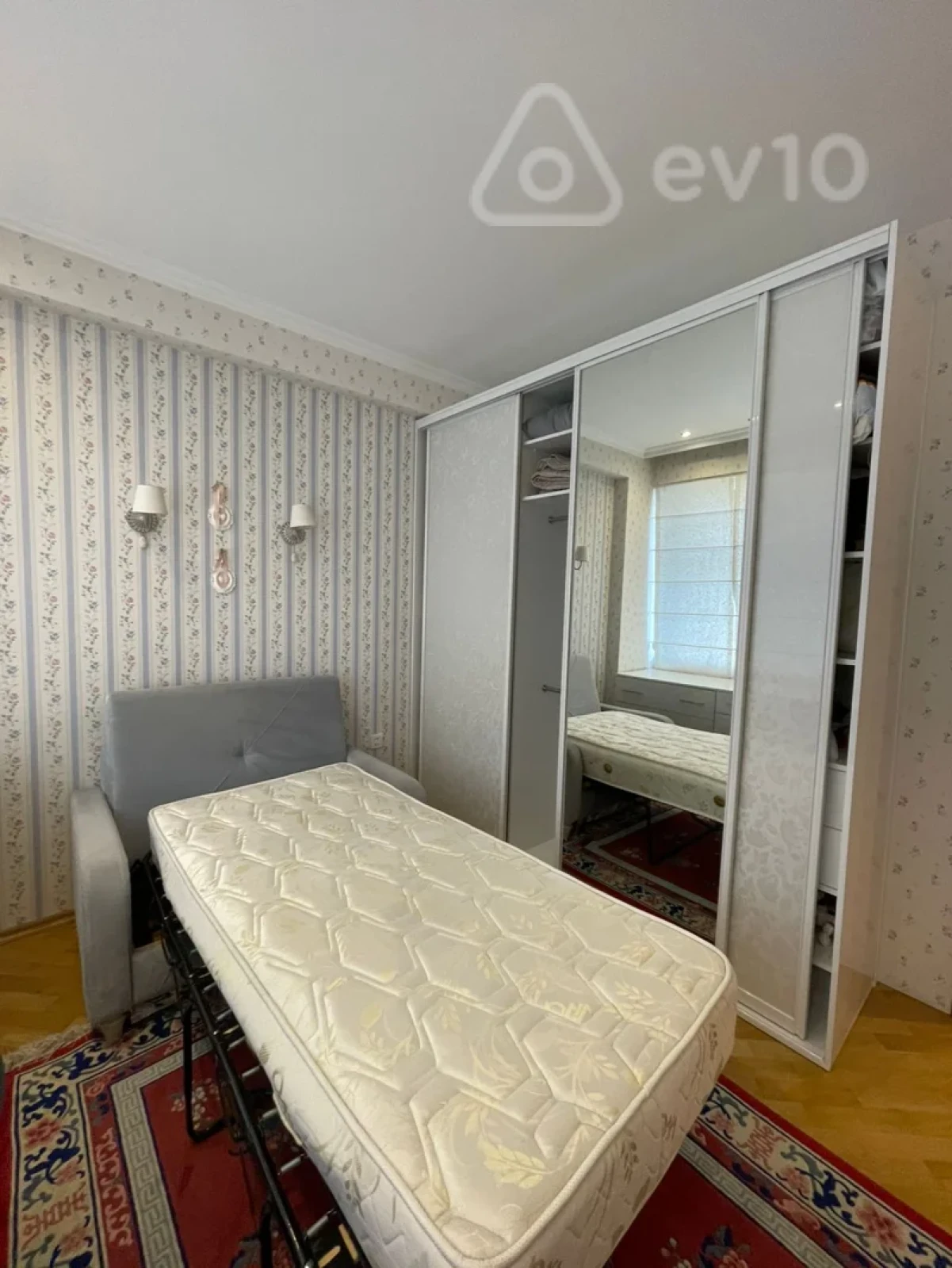 Kirayə verilir 4 otaqlı yeni tikili 150 m²