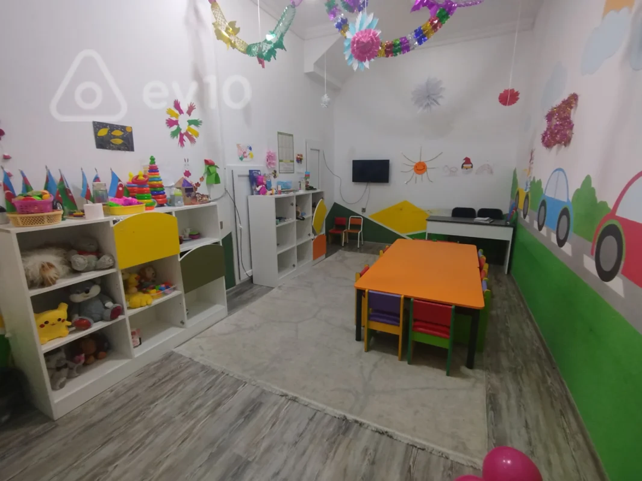 Satılır mənzil 210 m²