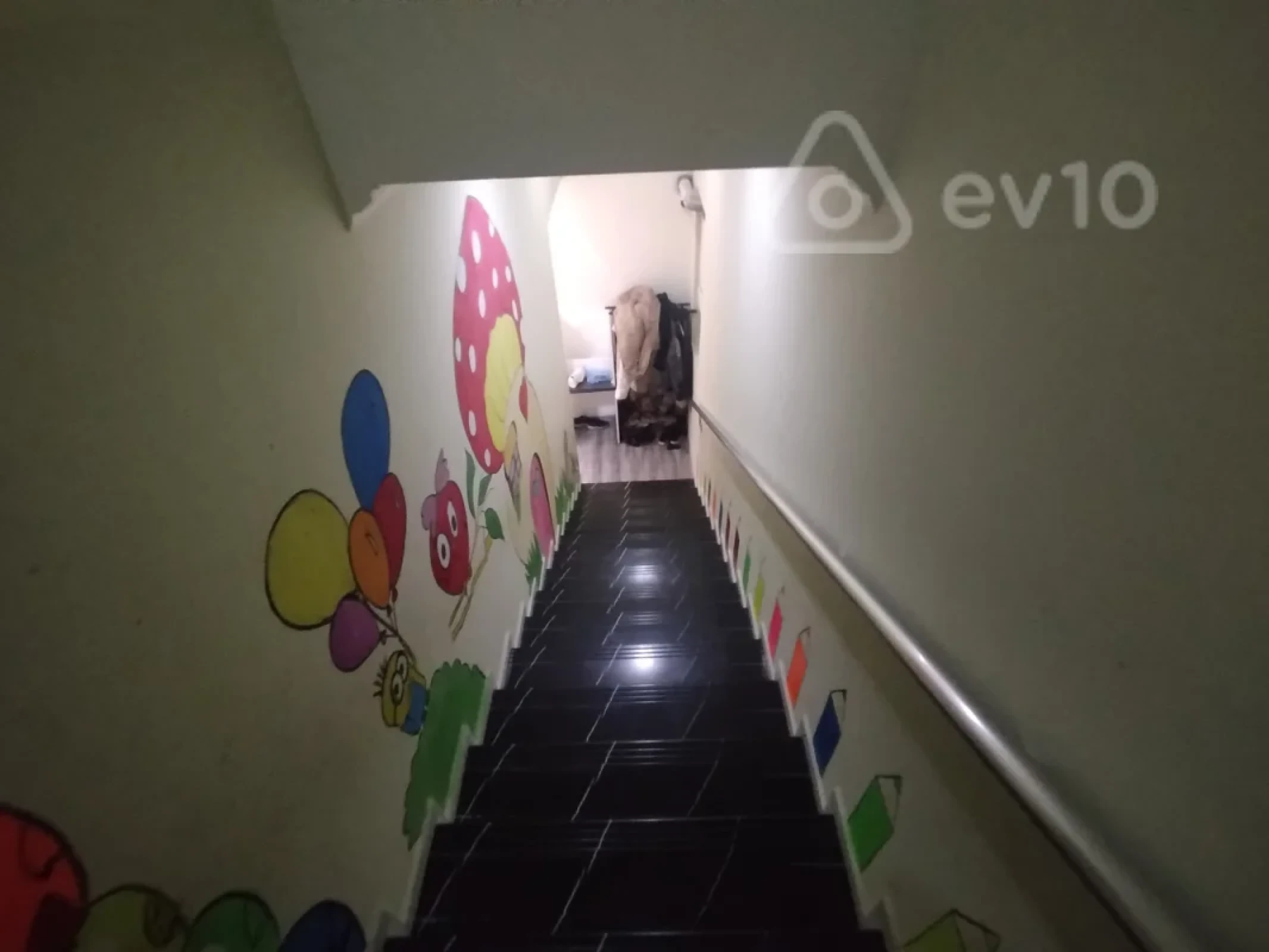 Satılır mənzil 210 m²