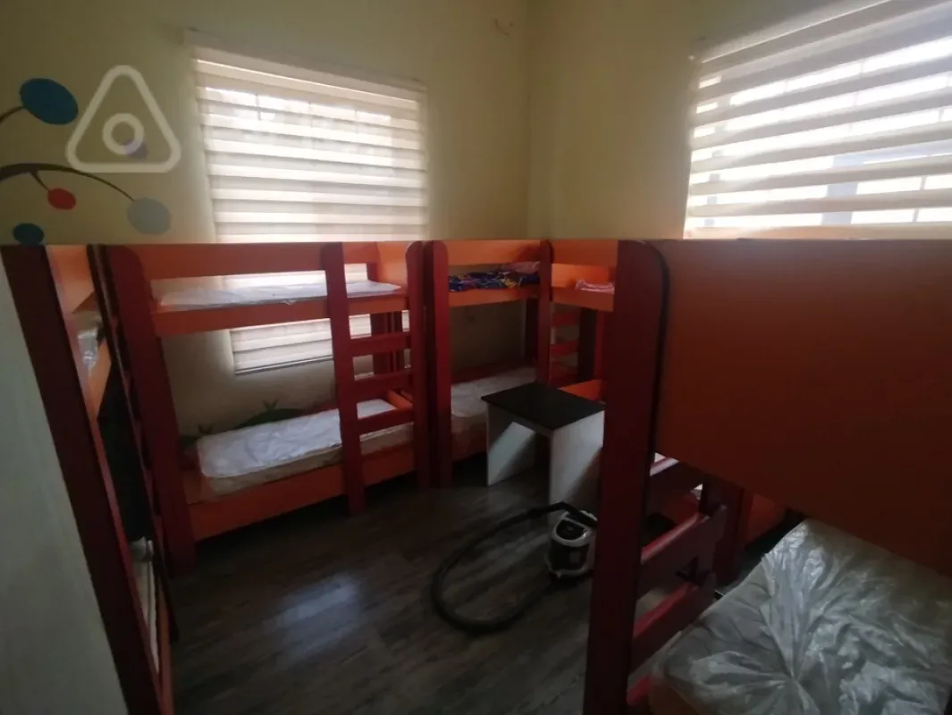 Satılır mənzil 210 m²