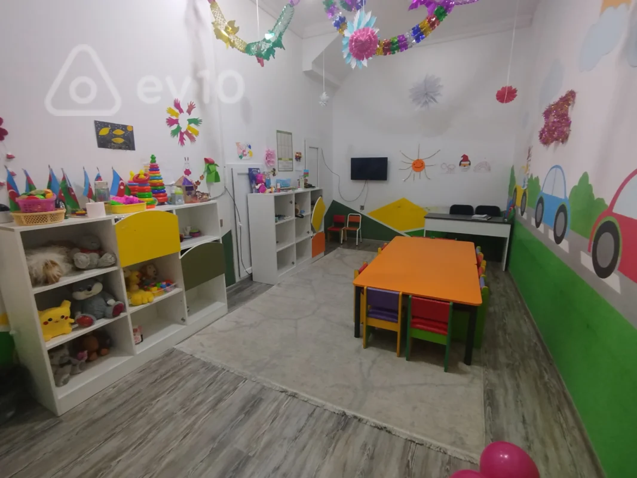 Satılır mənzil 210 m²