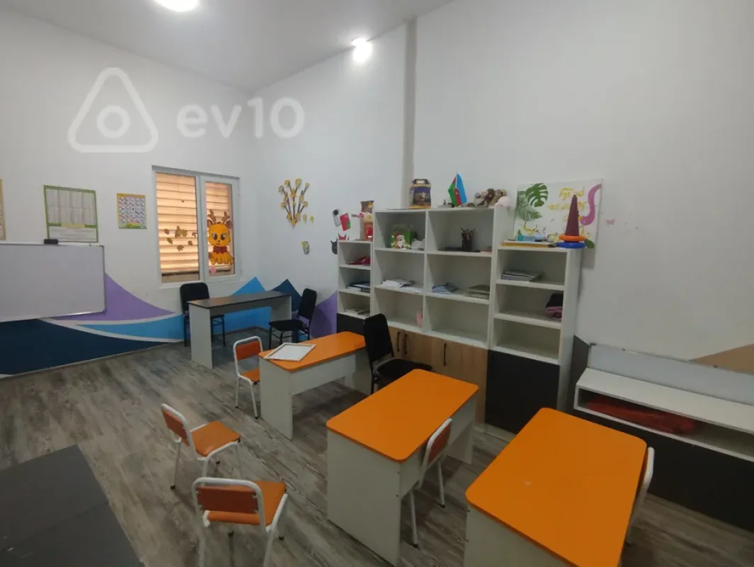 Satılır mənzil 210 m²