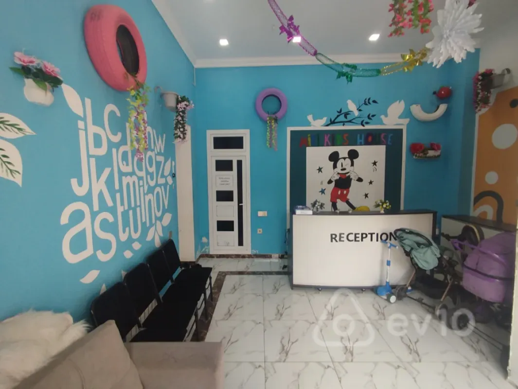 Satılır mənzil 210 m²