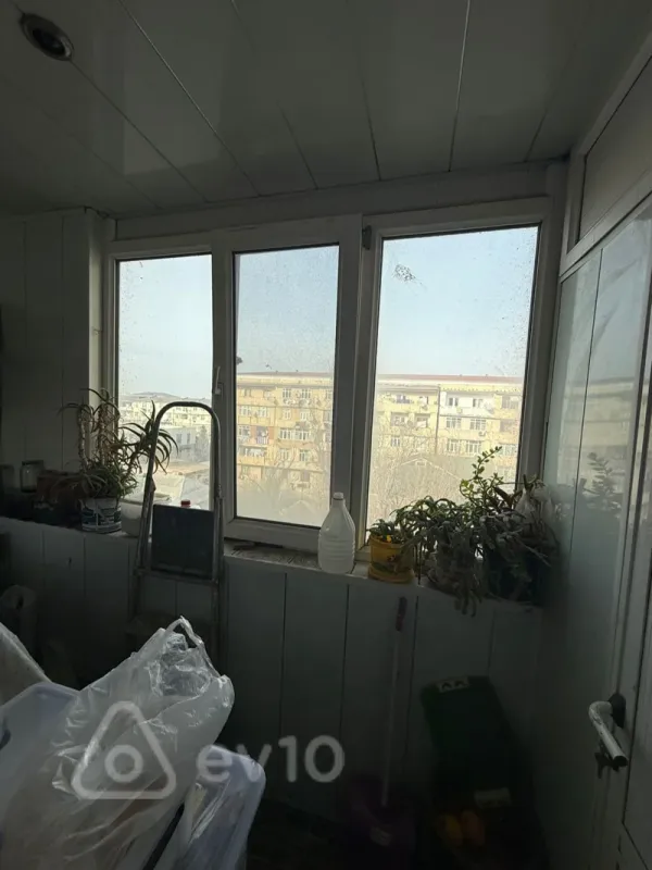 Satılır 3 otaqlı köhnə tikili 95 m²