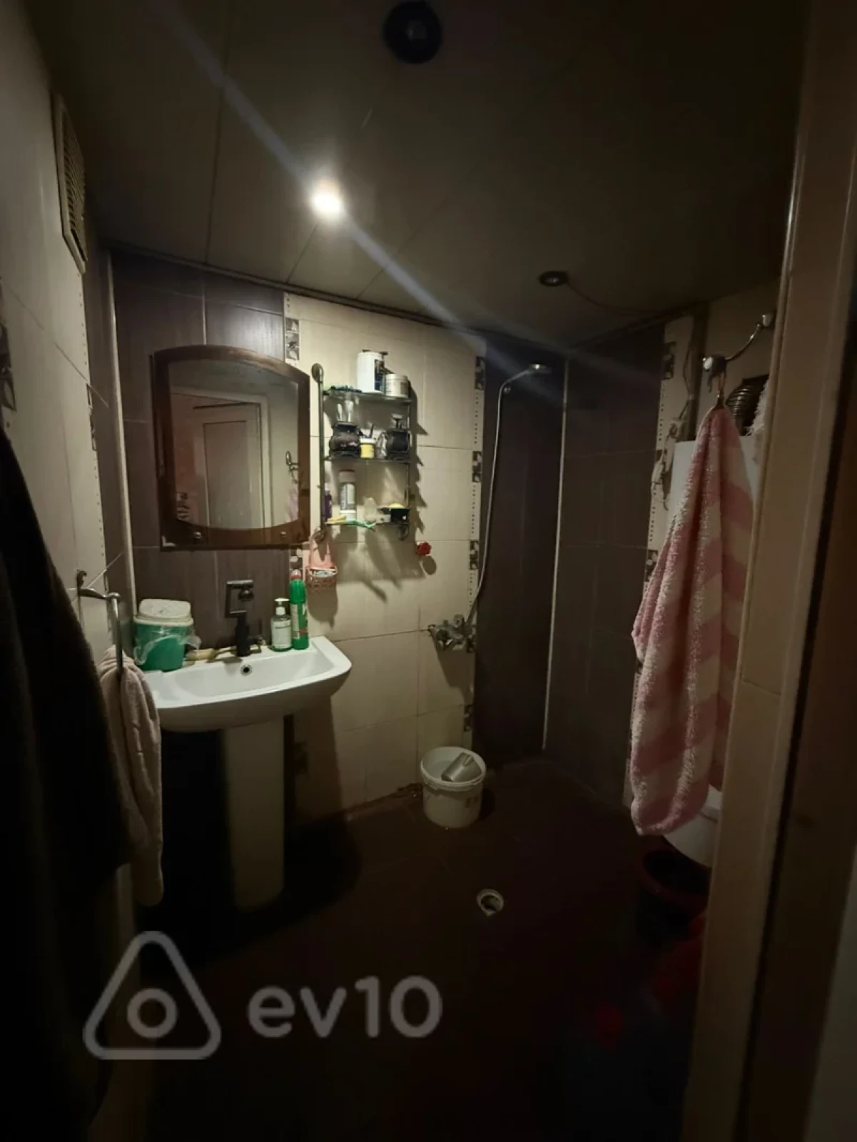 Satılır 3 otaqlı köhnə tikili 95 m²