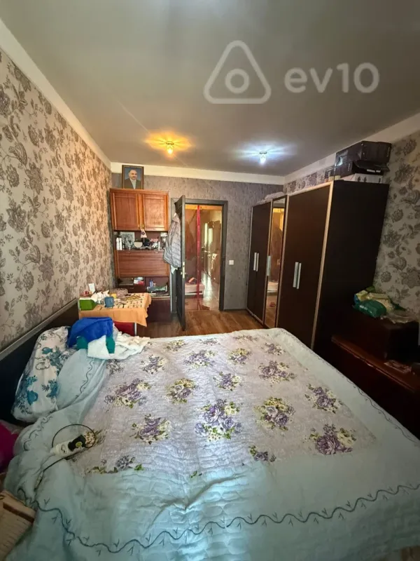 Satılır 3 otaqlı köhnə tikili 95 m²