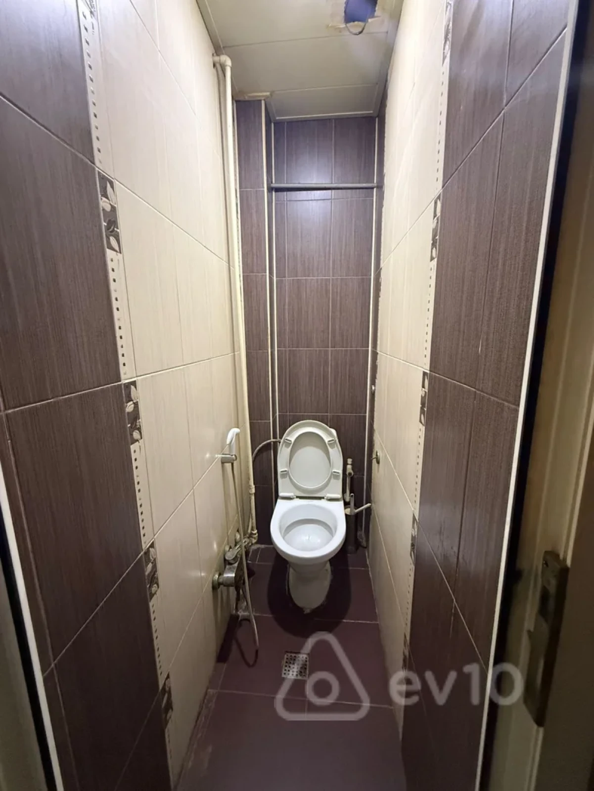 Satılır 3 otaqlı köhnə tikili 95 m²