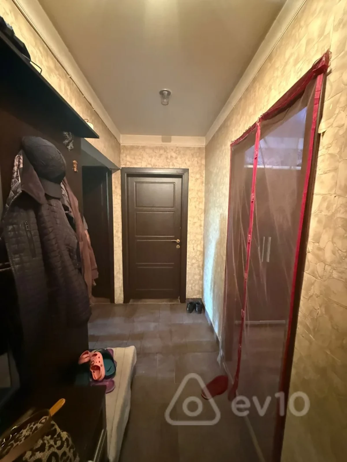 Satılır 3 otaqlı köhnə tikili 95 m²