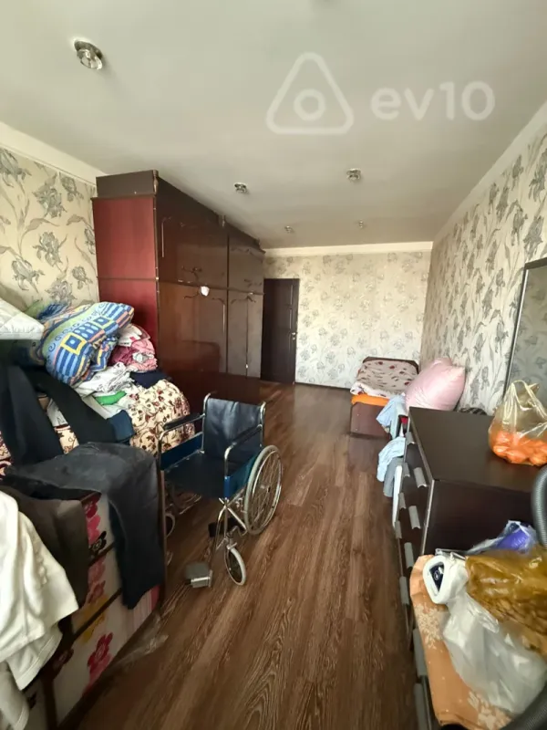 Satılır 3 otaqlı köhnə tikili 95 m²