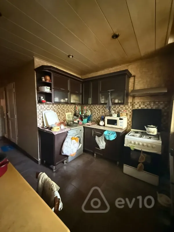 Satılır 3 otaqlı köhnə tikili 95 m²