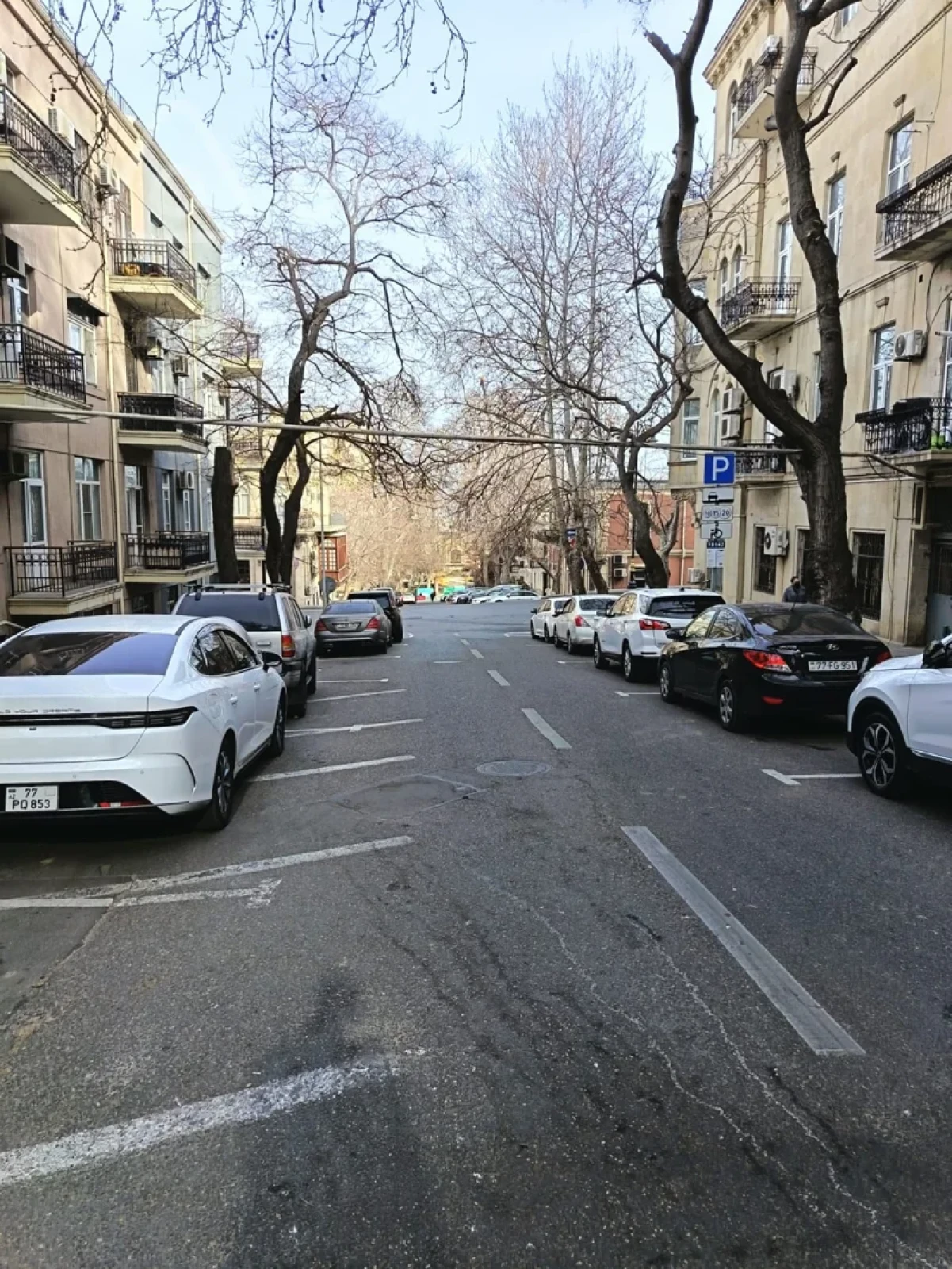 Satılır 4 otaqlı köhnə tikili 180 m²