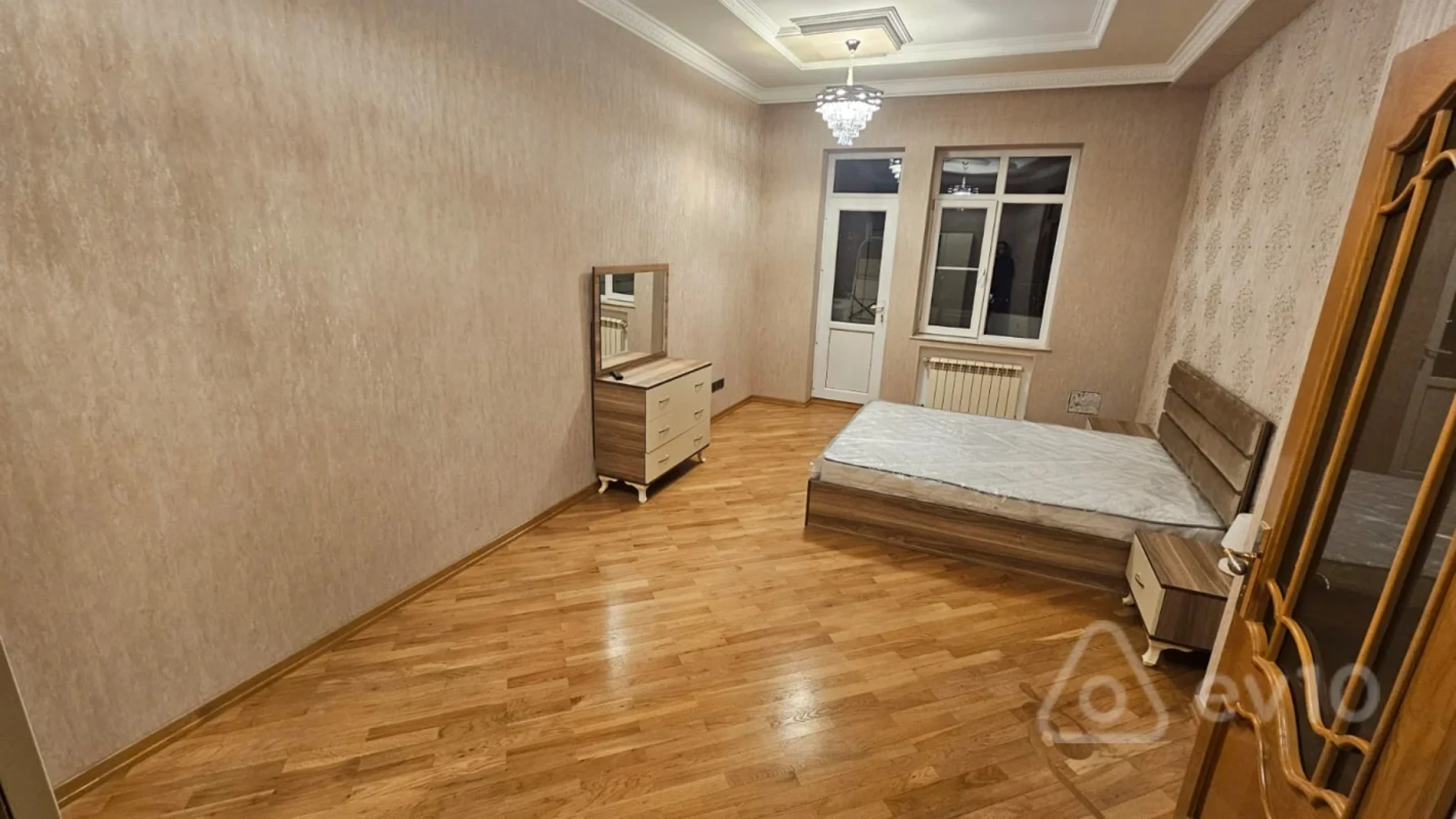 Kirayə verilir 3 otaqlı yeni tikili 128 m²