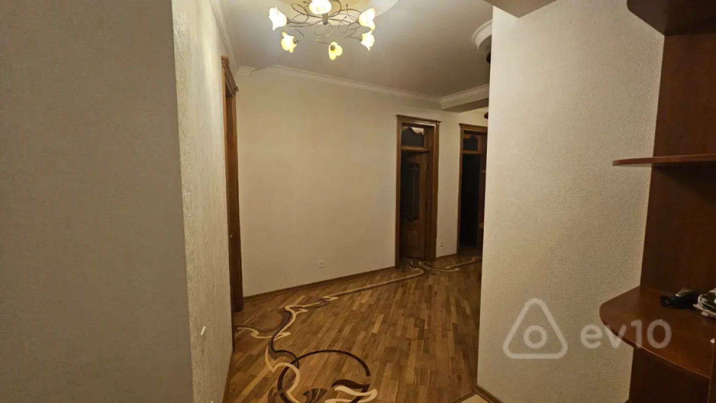 Kirayə verilir 3 otaqlı yeni tikili 128 m²
