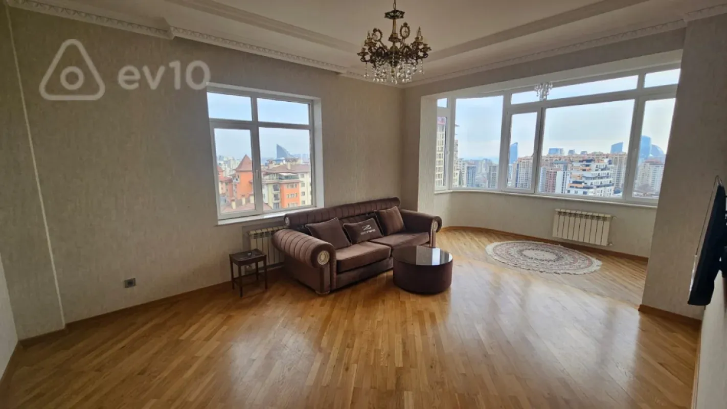 Kirayə verilir 3 otaqlı yeni tikili 128 m²