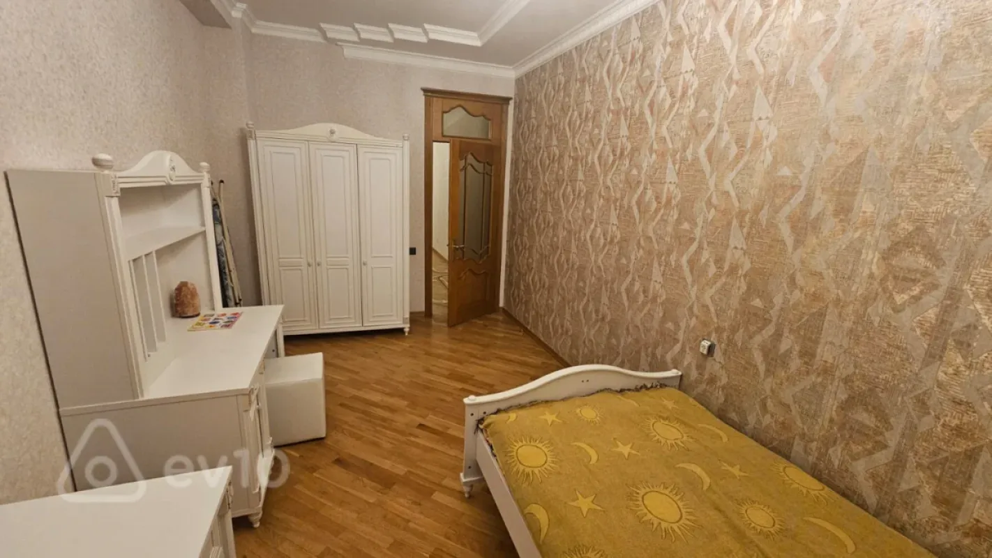 Kirayə verilir 3 otaqlı yeni tikili 128 m²