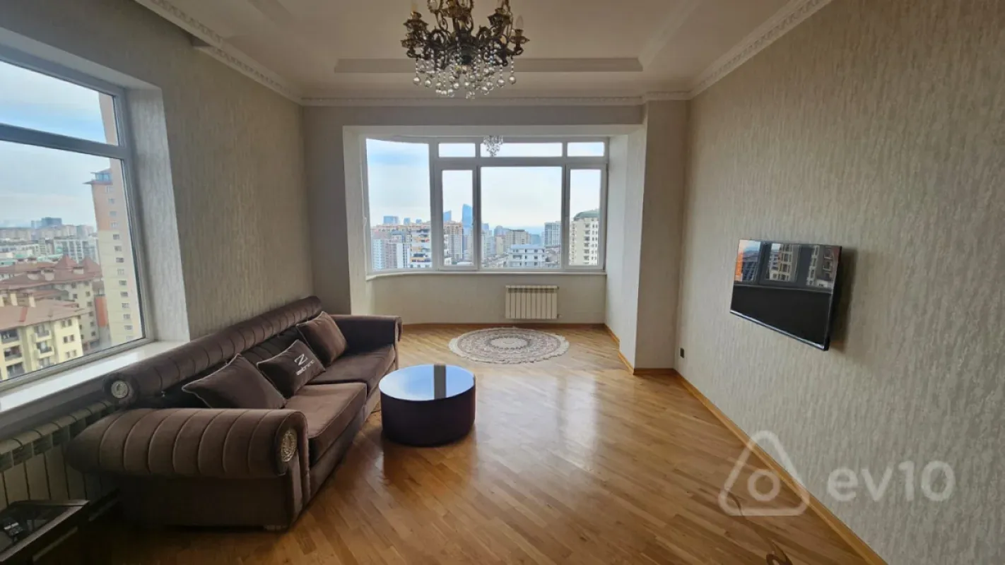 Kirayə verilir 3 otaqlı yeni tikili 128 m²