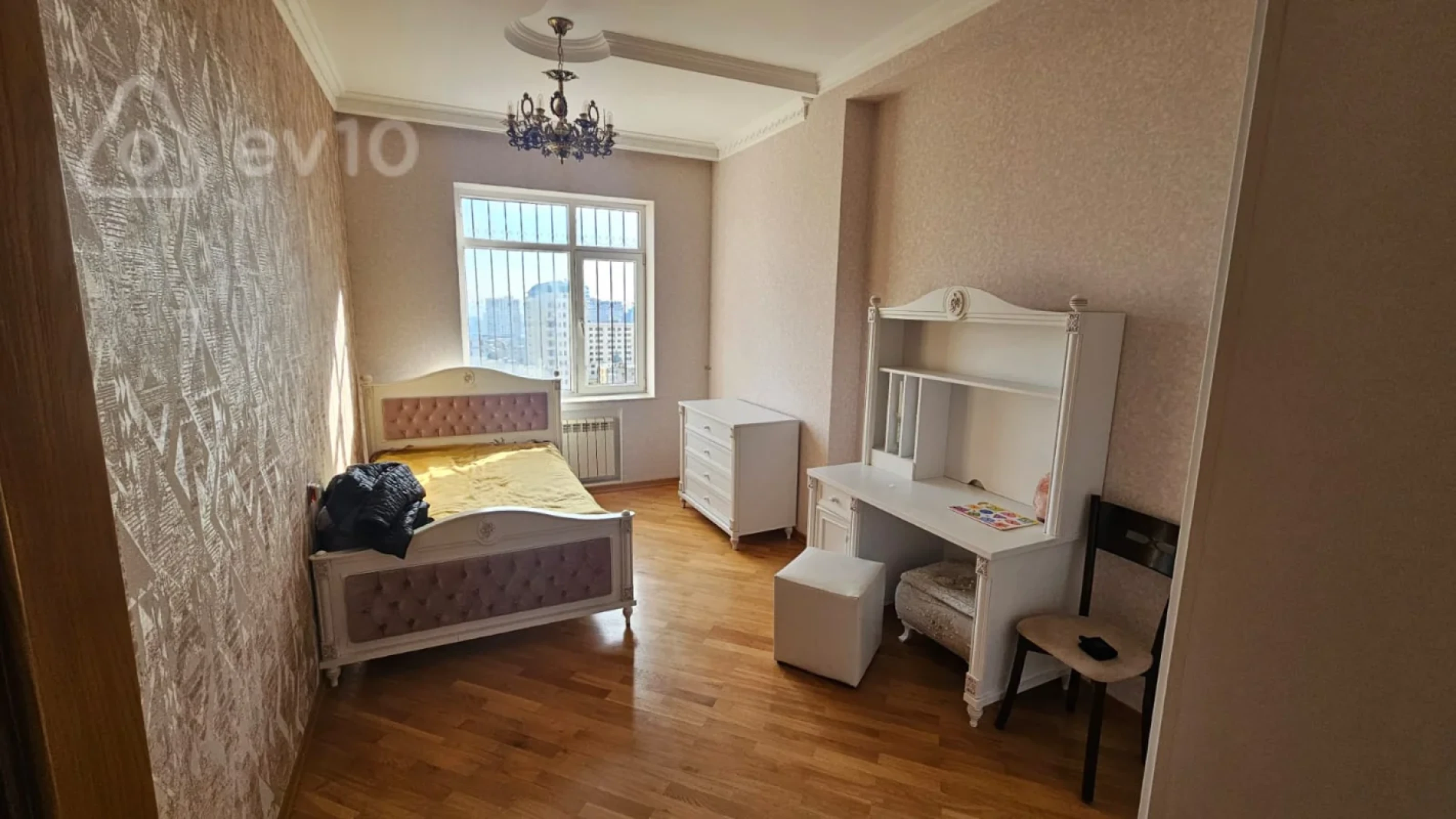 Kirayə verilir 3 otaqlı yeni tikili 128 m²