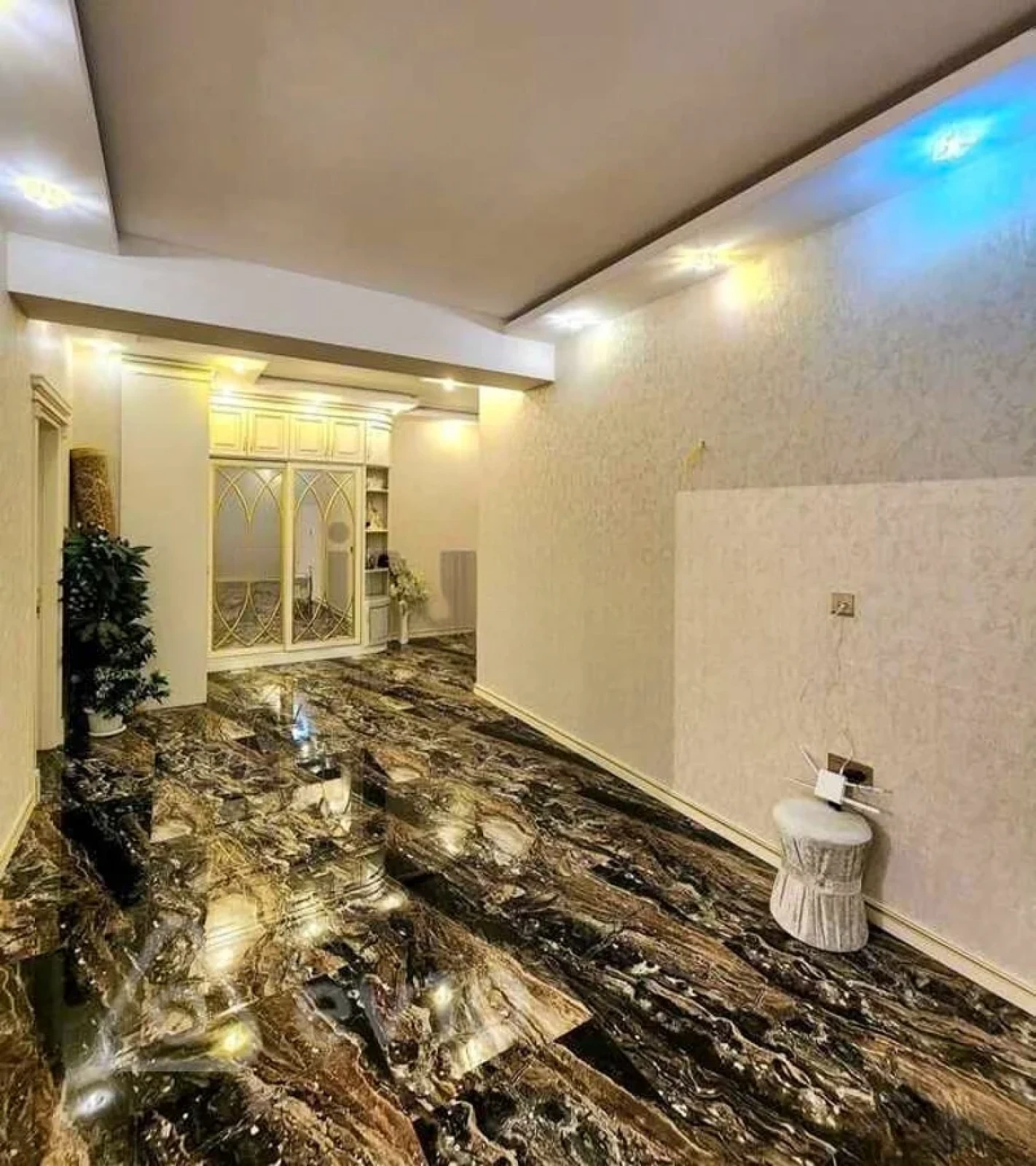 Kirayə verilir 4 otaqlı yeni tikili 180 m²