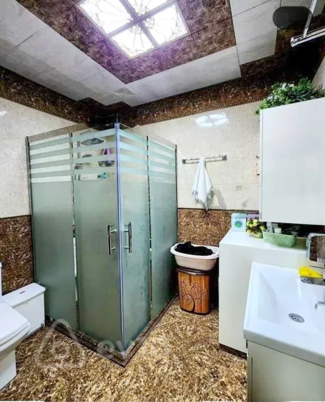 Kirayə verilir 4 otaqlı yeni tikili 180 m²