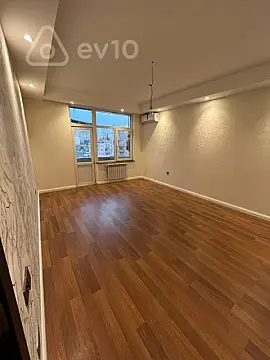 Kirayə verilir 2 otaqlı yeni tikili 60 m²