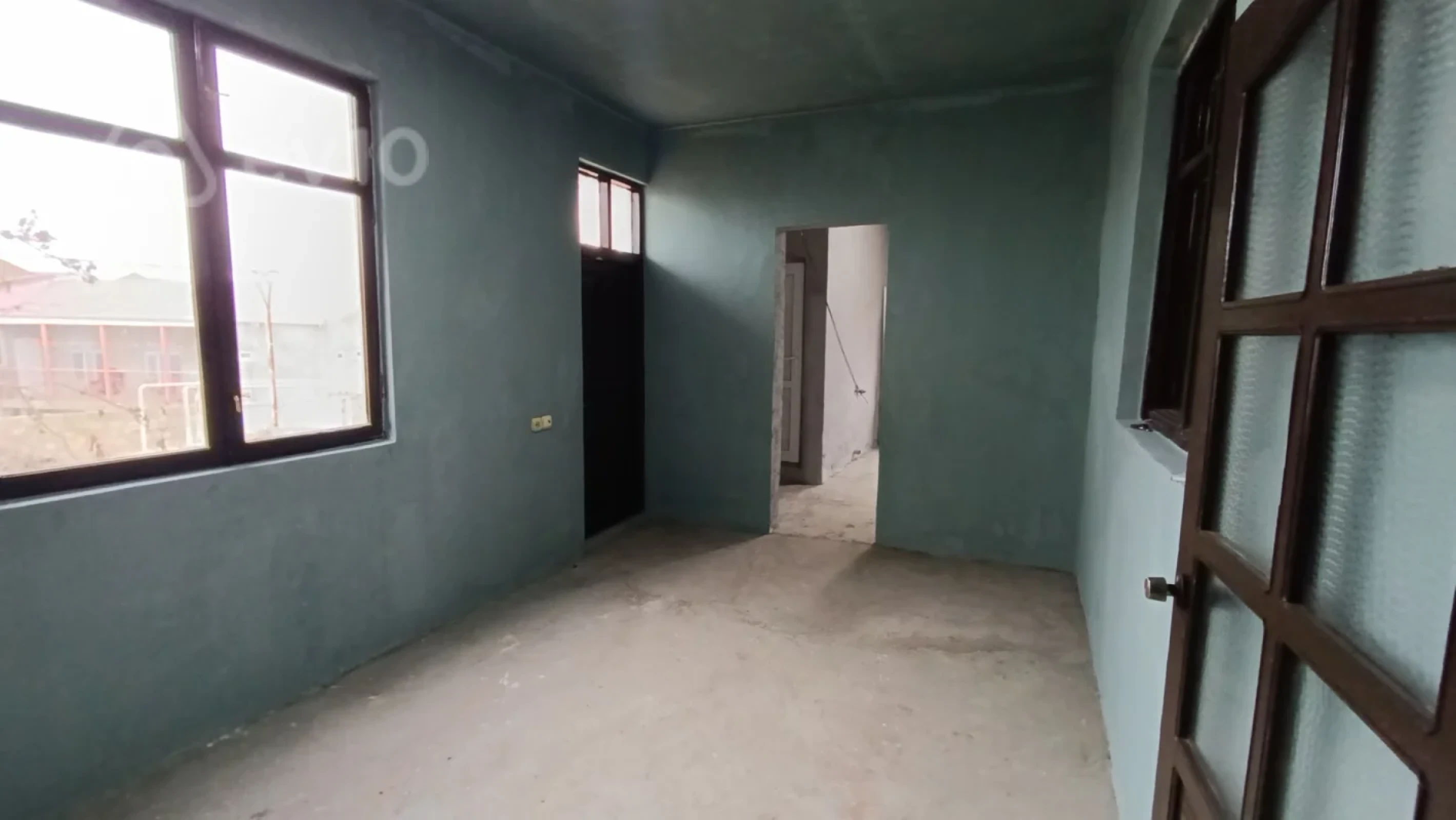 Satılır 6 otaqlı həyət evi 150 m²