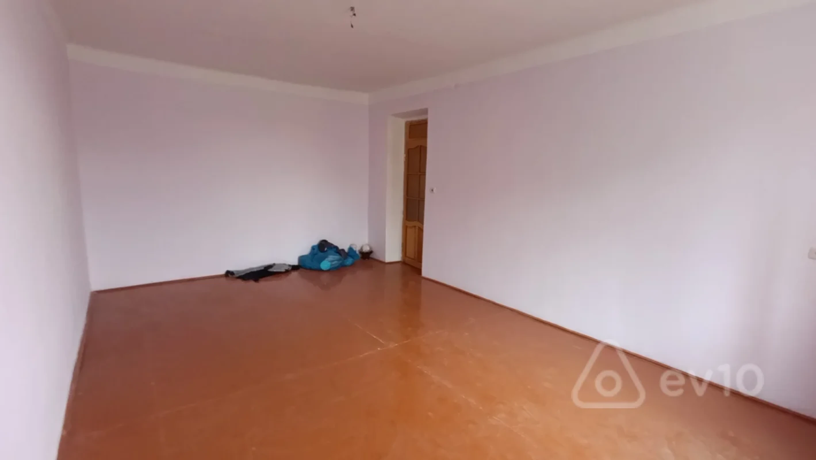 Satılır 6 otaqlı həyət evi 150 m²