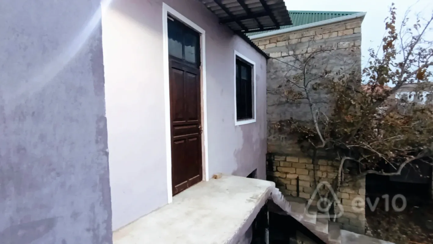 Satılır 6 otaqlı həyət evi 150 m²