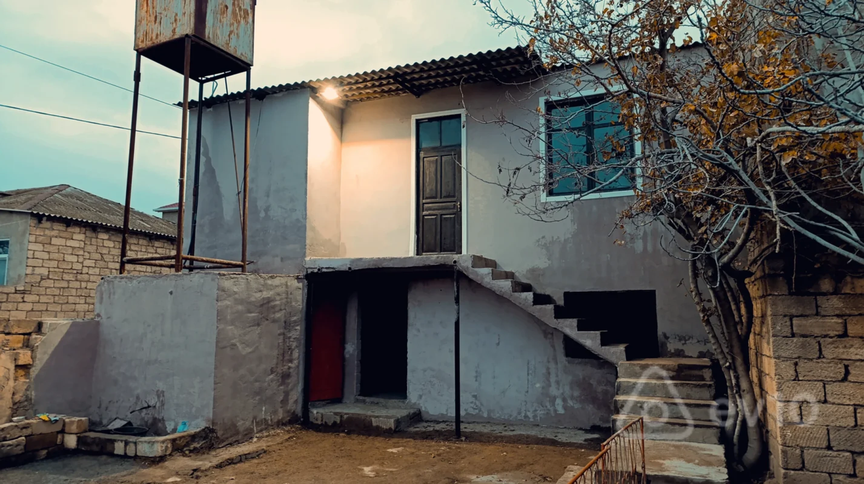 Satılır 6 otaqlı həyət evi 150 m²
