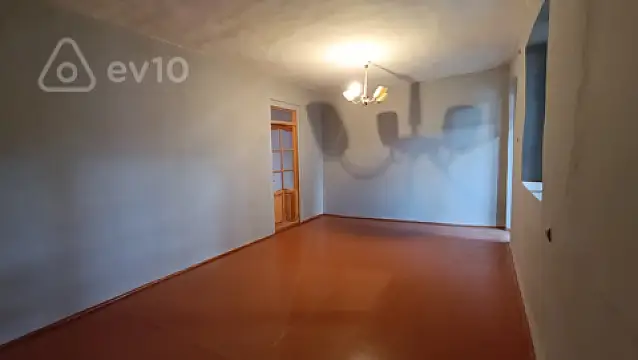 Satılır 6 otaqlı həyət evi 150 m²