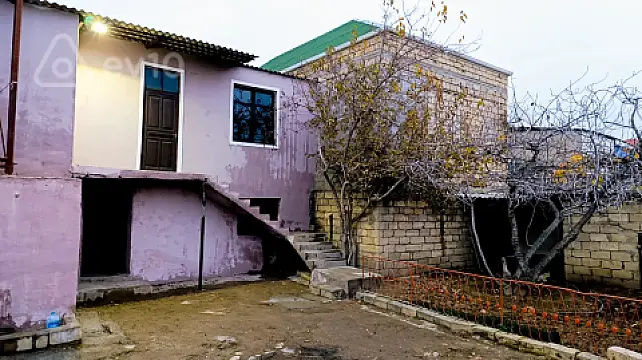 Satılır 6 otaqlı həyət evi 150 m²