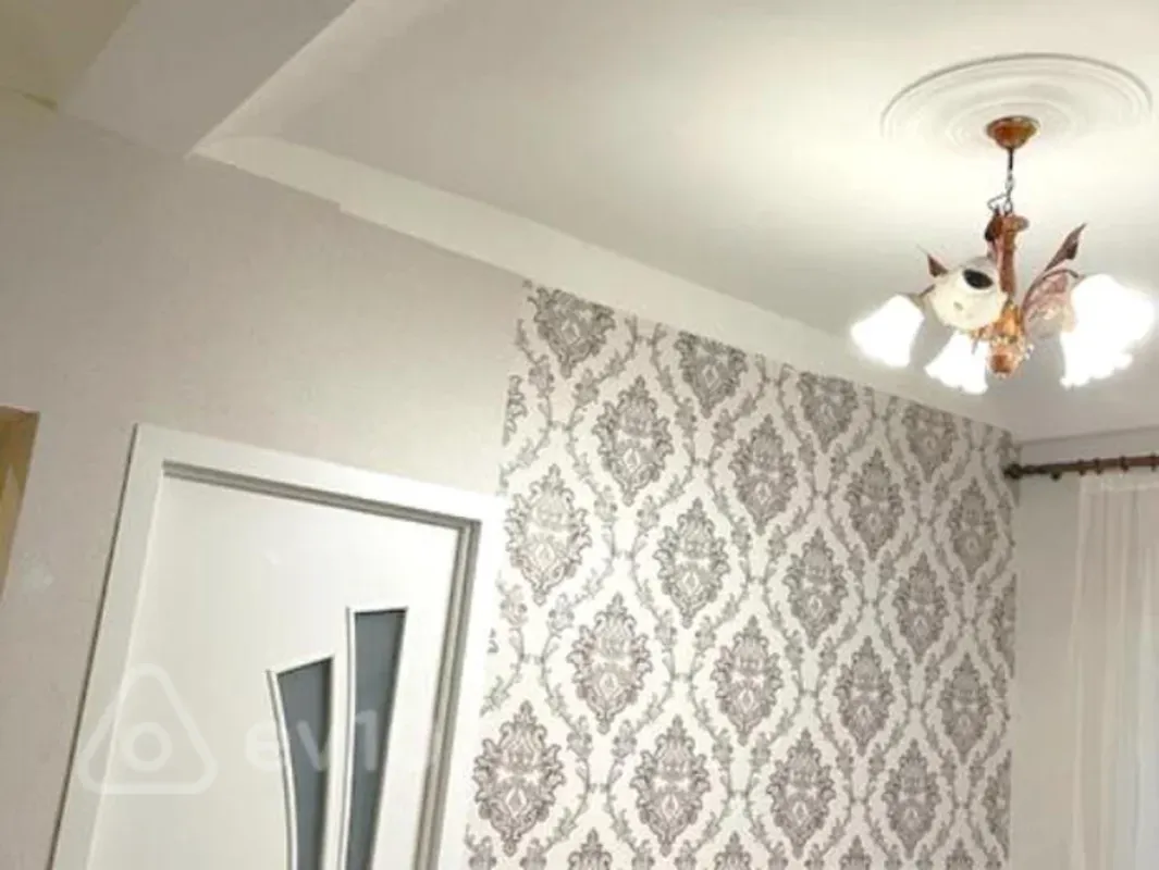 Kirayə verilir 2 otaqlı köhnə tikili 40 m²