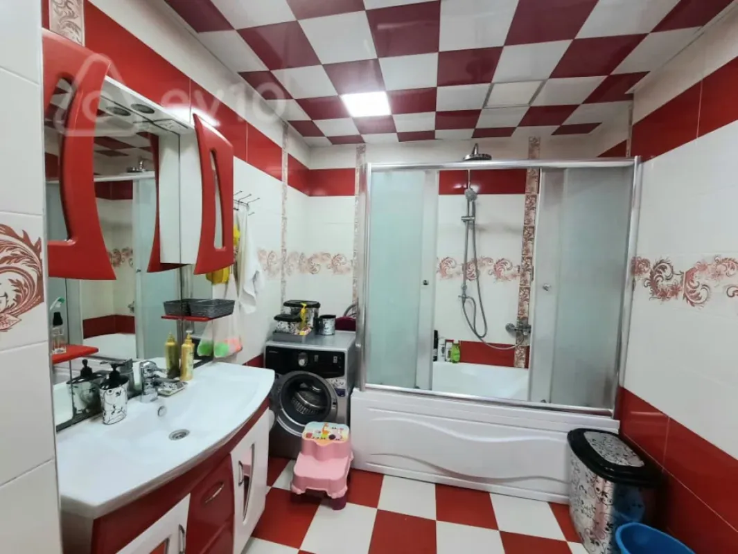 Kirayə verilir 2 otaqlı yeni tikili 82 m²