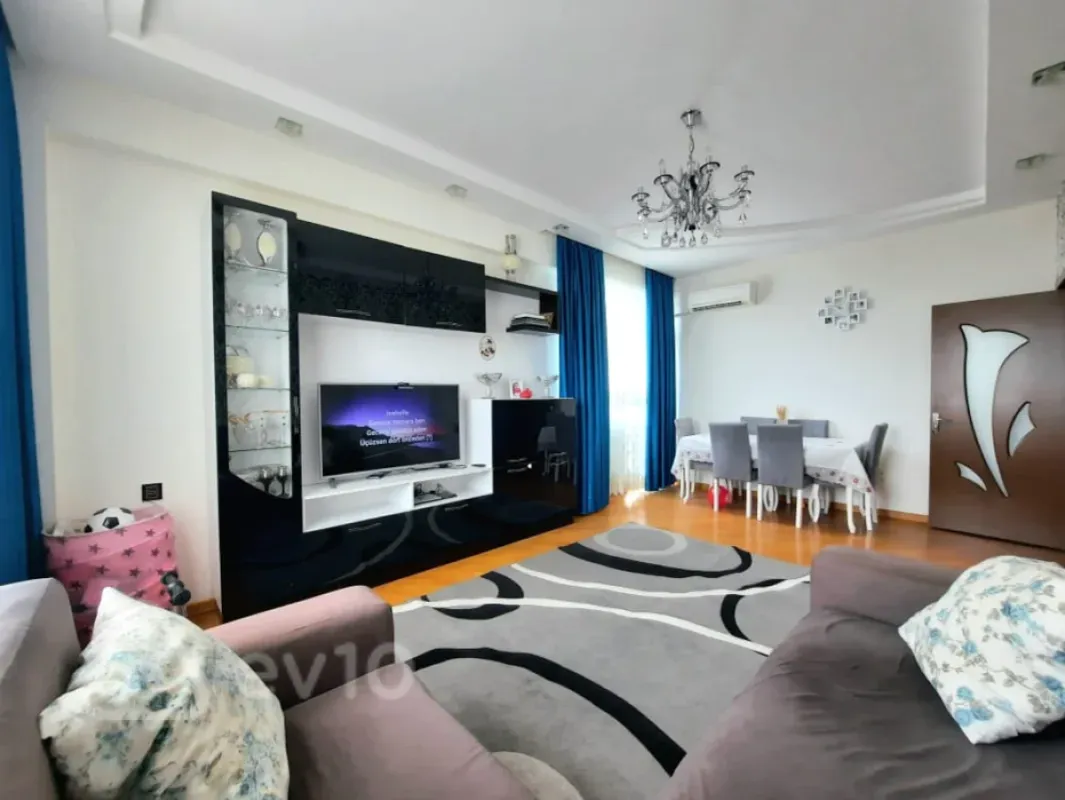 Kirayə verilir 2 otaqlı yeni tikili 82 m²
