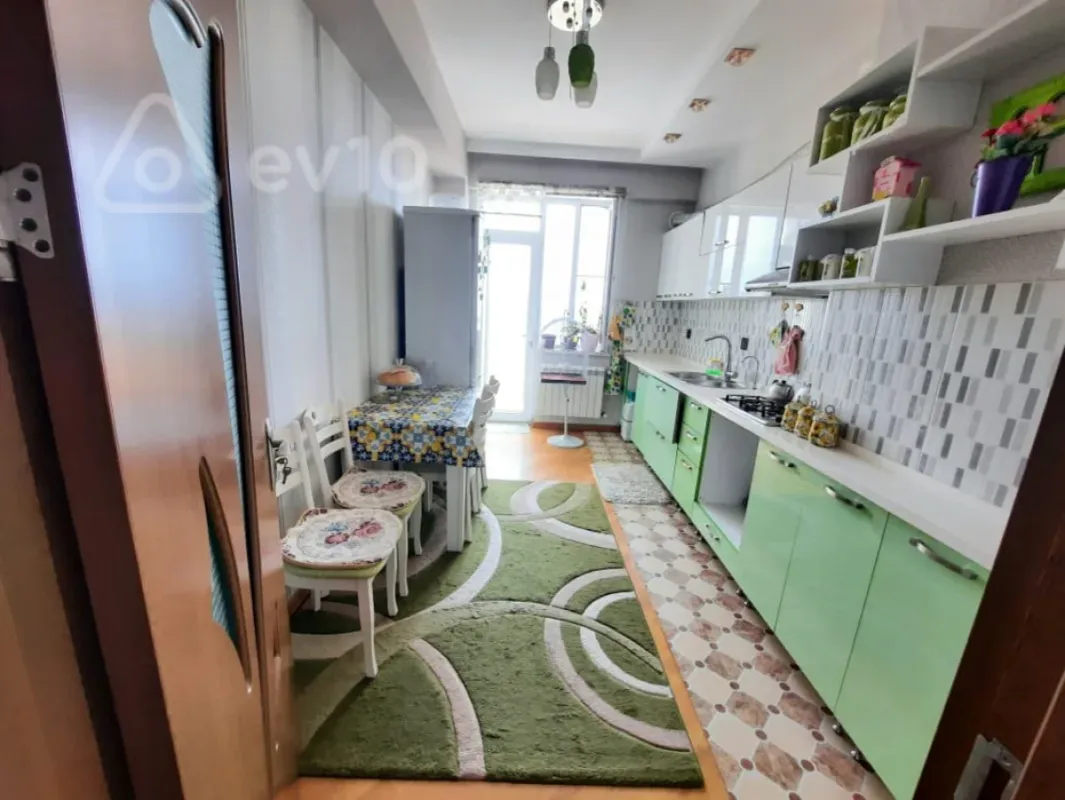 Kirayə verilir 2 otaqlı yeni tikili 82 m²