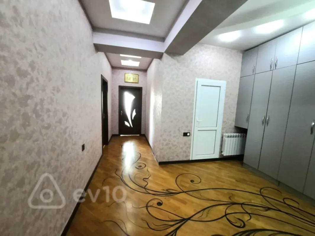 Kirayə verilir 2 otaqlı yeni tikili 82 m²