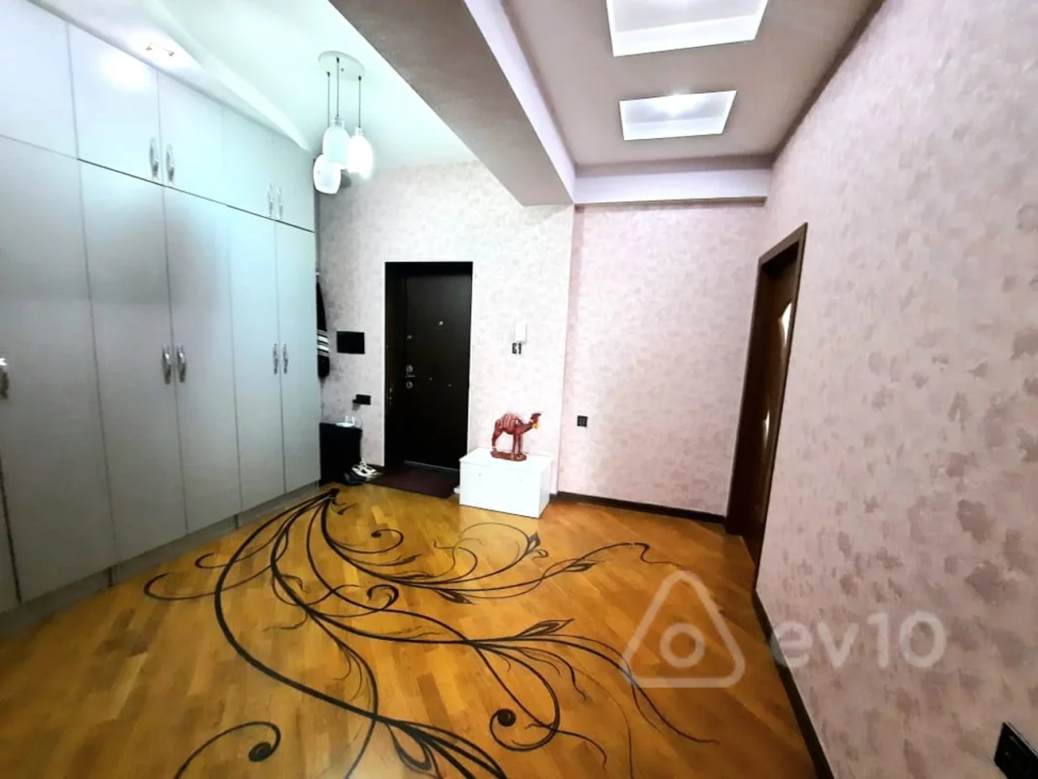 Kirayə verilir 2 otaqlı yeni tikili 82 m²