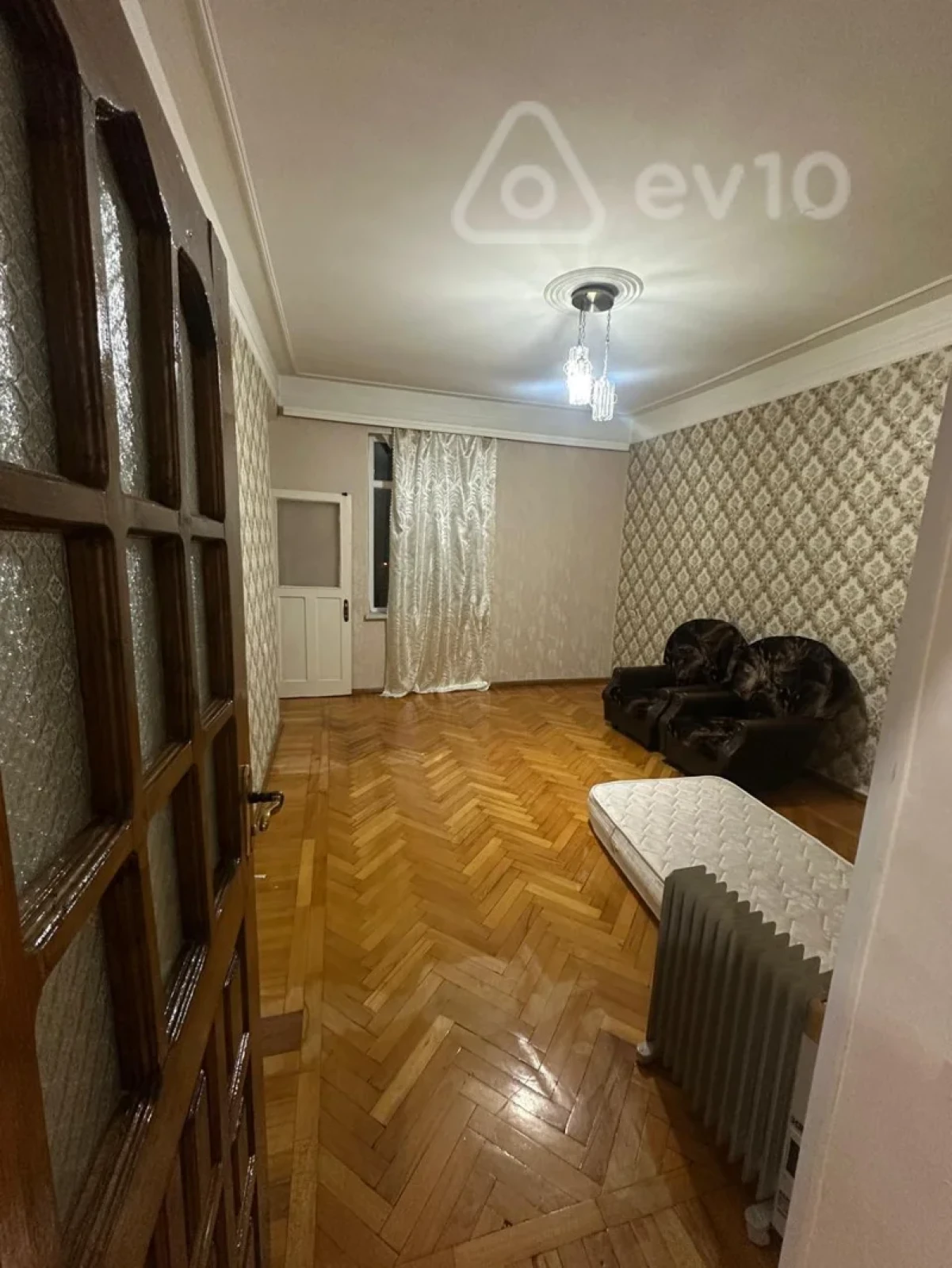Kirayə verilir 3 otaqlı köhnə tikili 80 m²