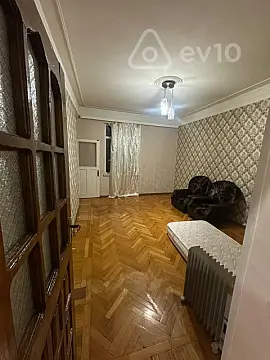 Kirayə verilir 3 otaqlı köhnə tikili 80 m²