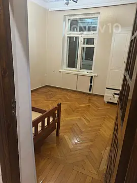 Kirayə verilir 3 otaqlı köhnə tikili 80 m²