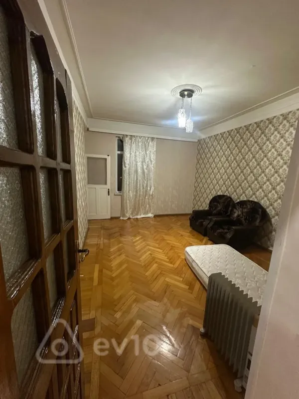 Kirayə verilir 3 otaqlı köhnə tikili 80 m²