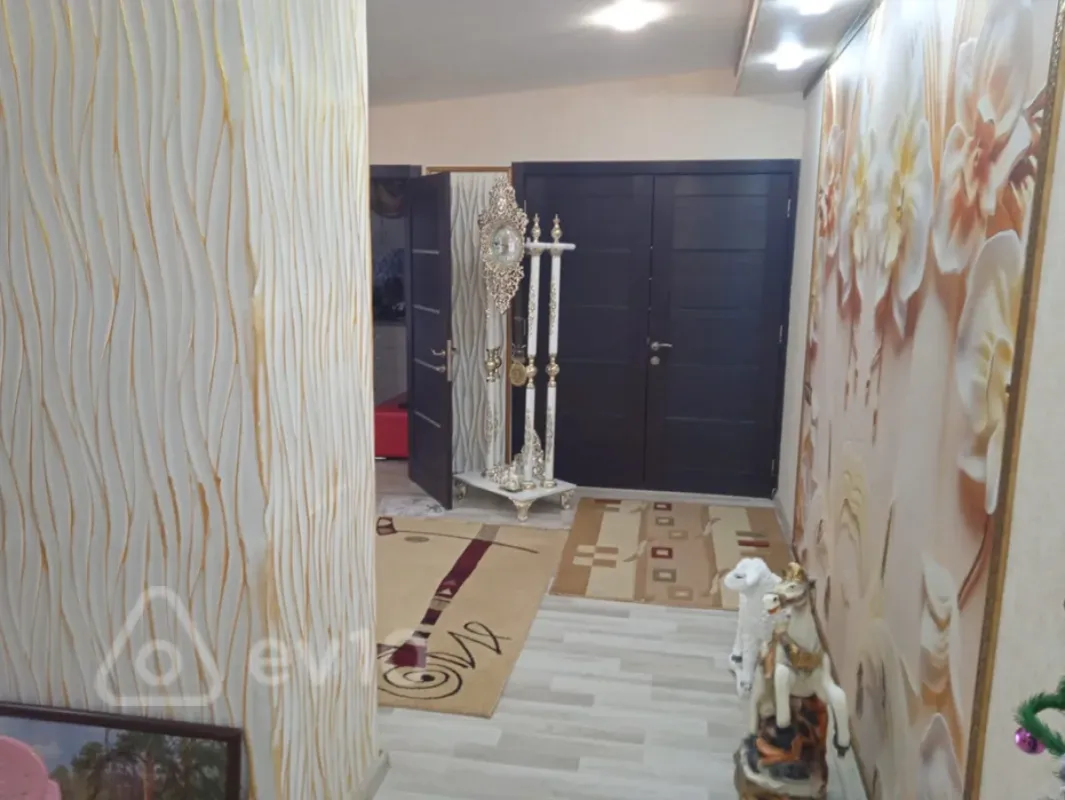Kirayə verilir 2 otaqlı yeni tikili 75 m²