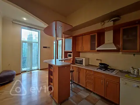 Kirayə verilir 3 otaqlı köhnə tikili 120 m² — Bakı, Səbail 3 otaq 120.00 m²