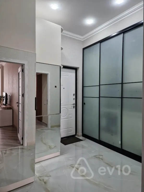 Kirayə verilir 2 otaqlı yeni tikili 76 m²